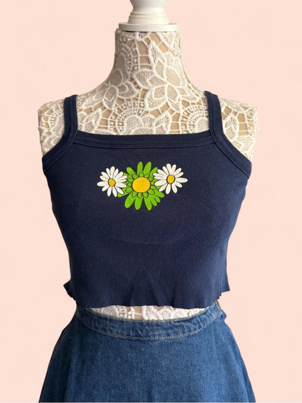 Vintage Y2K Xhilaration Navy Cropped Tank with Green & White Daisy Graphic S